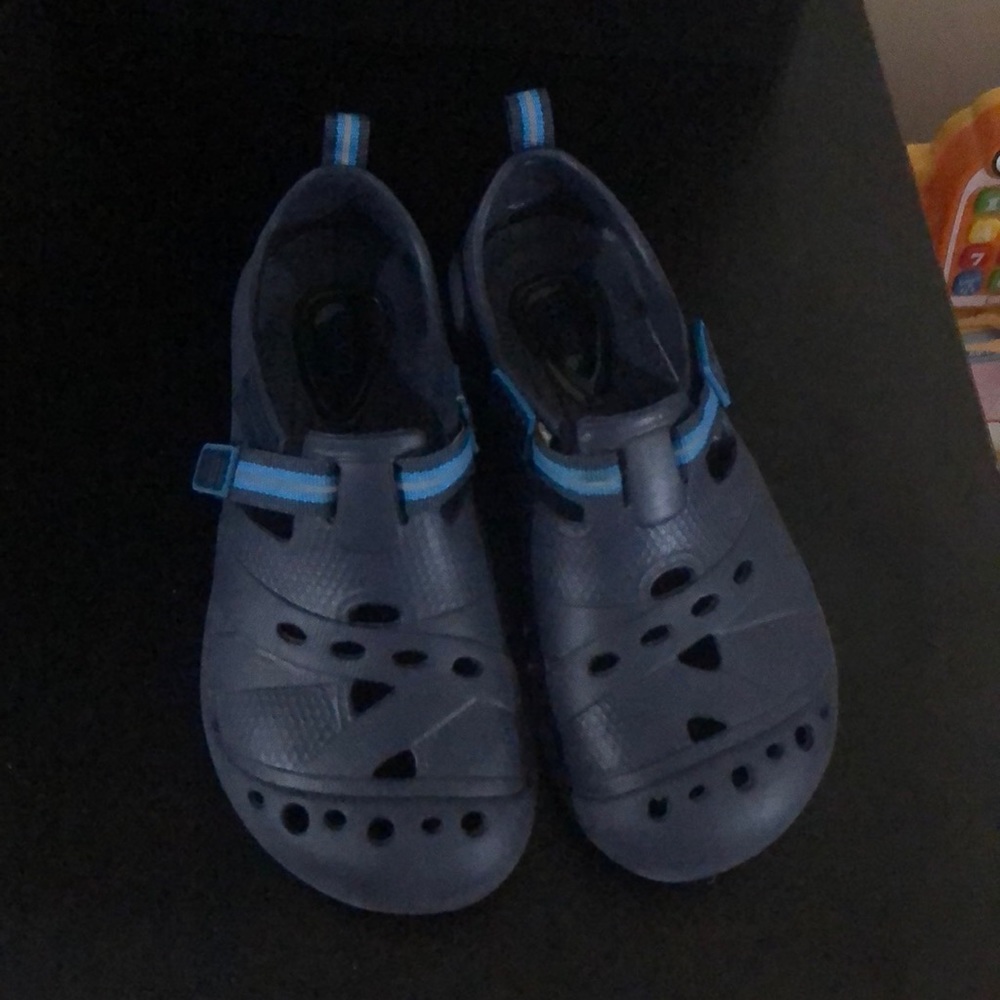 The children’s place sandals